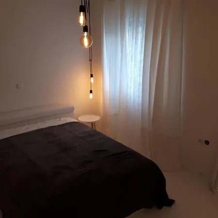 Vk's Downtown Apartment