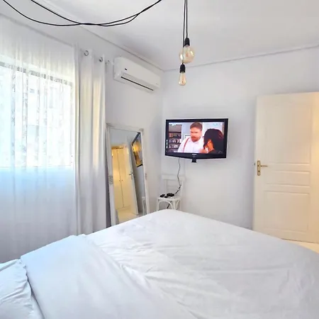 Vk's Downtown Apartment *